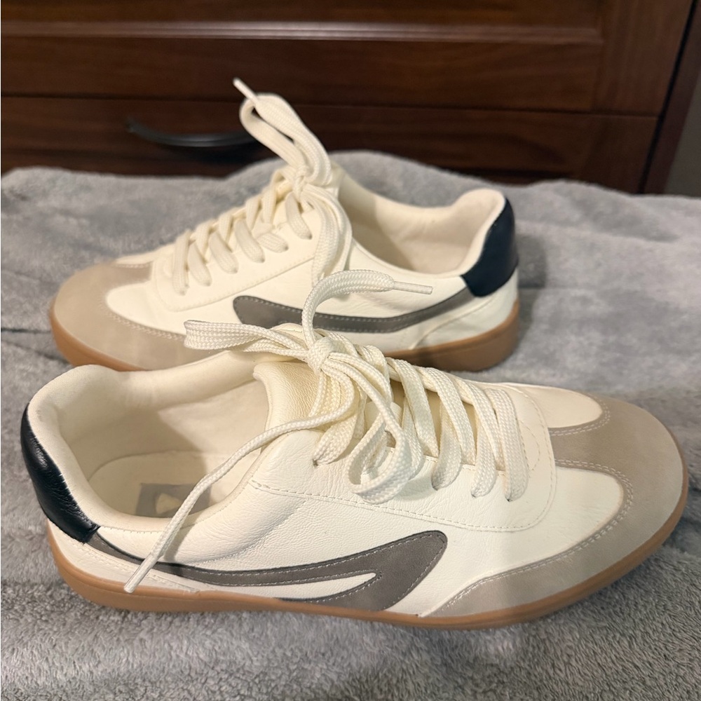 DV BY DOLCE VITA VOYAGE SNEAKERS